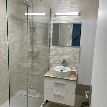Ubytování v soukromí Coliving - Chambre Papier Peint Sarcelles